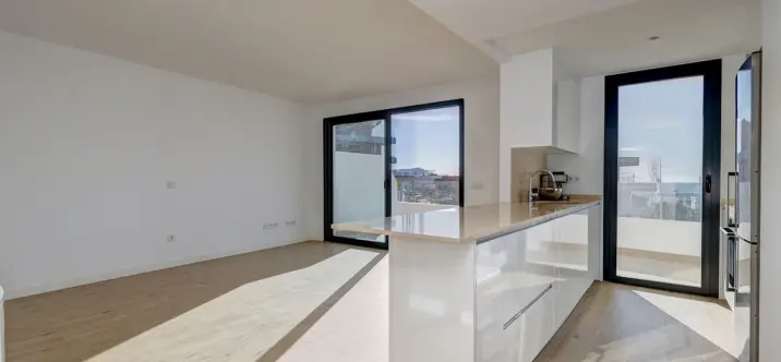 Middle floor apartment R4964029 4