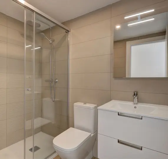 Middle floor apartment R4964029