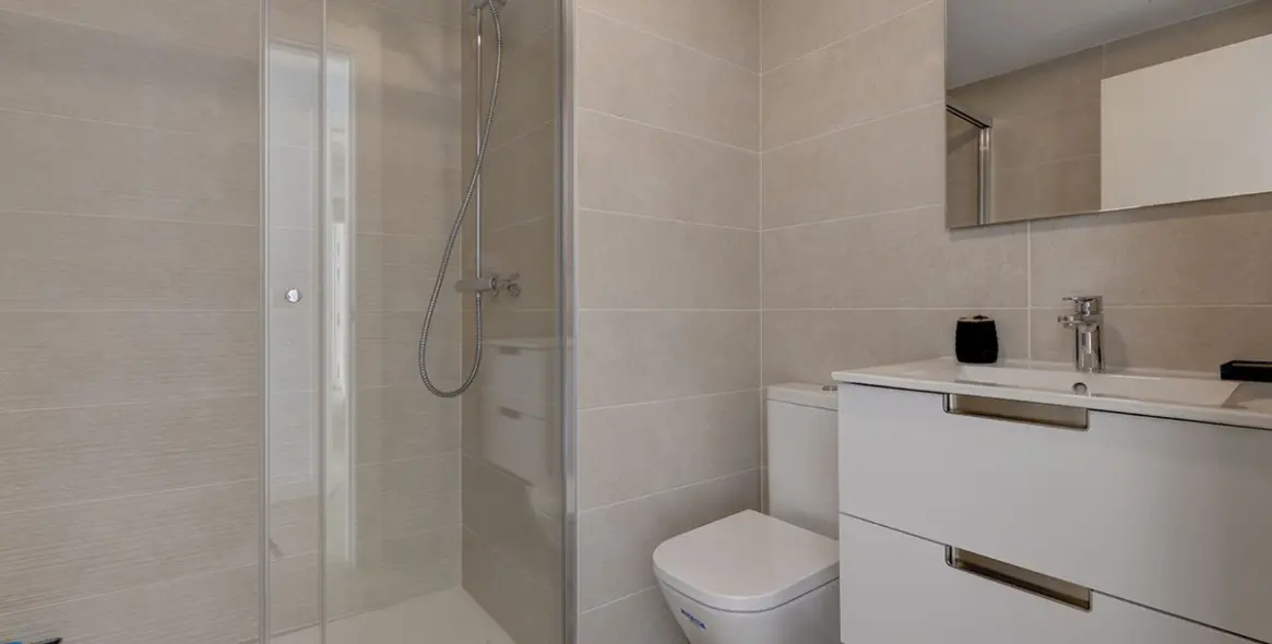 Sale of middle floor apartment in Estepona (district Estepona) 10