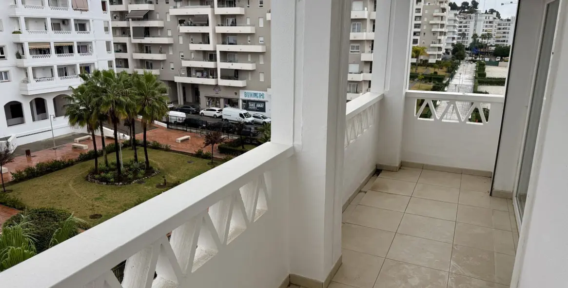 Продажа апартаментов на среднем этаже в La Campana 1