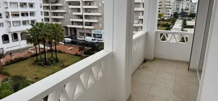 Продажа апартаментов на среднем этаже в La Campana 0