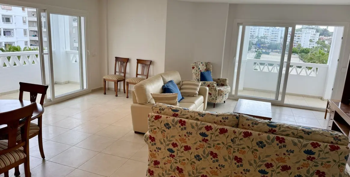 Продажа апартаментов на среднем этаже в La Campana 4