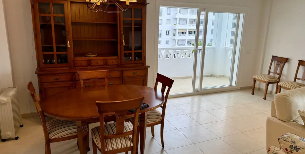 Продажа апартаментов на среднем этаже в La Campana 14