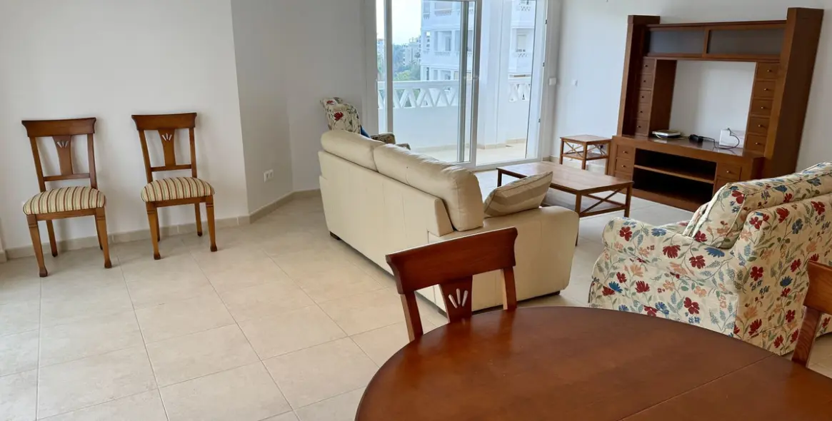 Продажа апартаментов на среднем этаже в La Campana 15