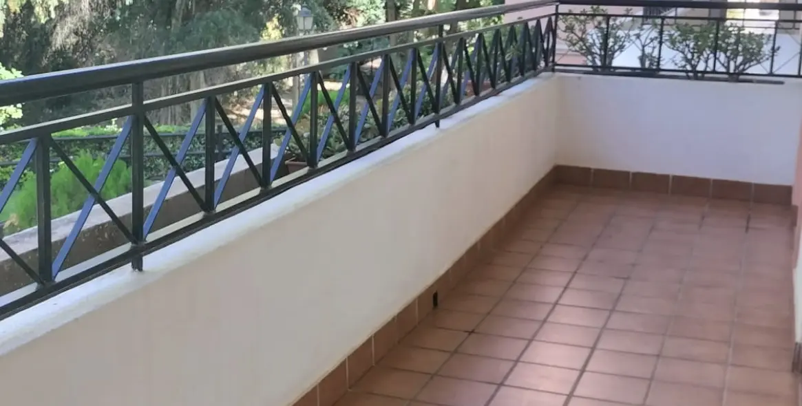 Продажа апартаментов на среднем этаже в Nueva Andalucía 3