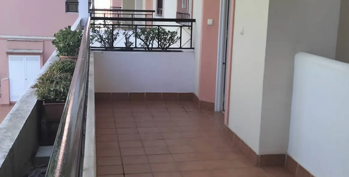 Продажа апартаментов на среднем этаже в Nueva Andalucía 4