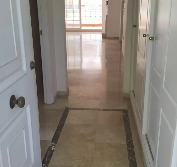 Продажа апартаментов на среднем этаже в Nueva Andalucía