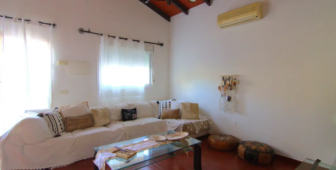 Sale of detached villa in Coín 9