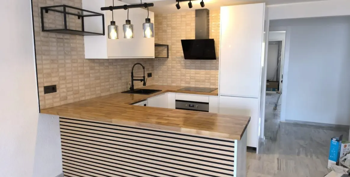 Продажа апартаментов на среднем этаже в Cabopino 1