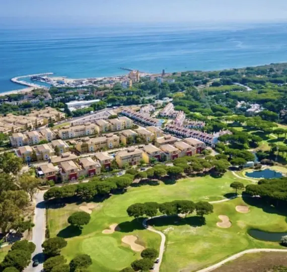 Продажа апартаментов на среднем этаже в Cabopino