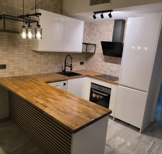 Продажа апартаментов на среднем этаже в Cabopino