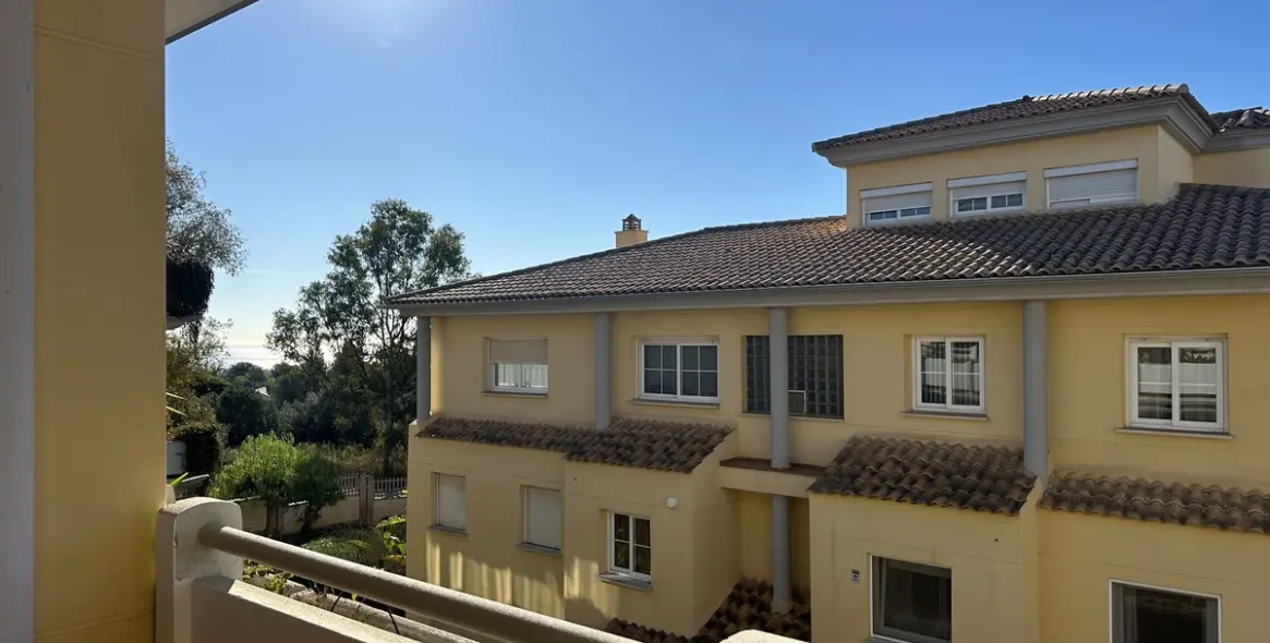 Продажа апартаментов на среднем этаже в Cabopino 15