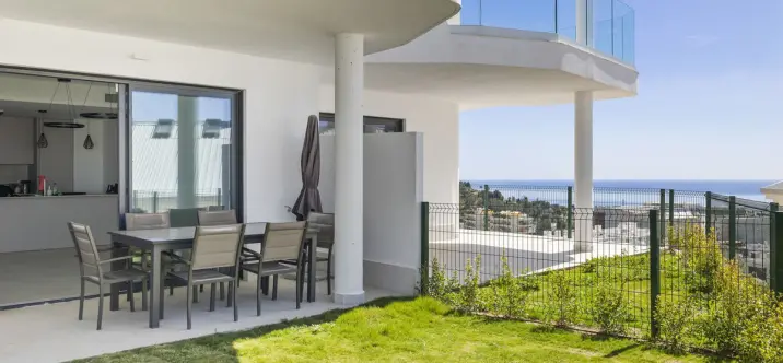 Sale of ground floor apartment in Fuengirola 2