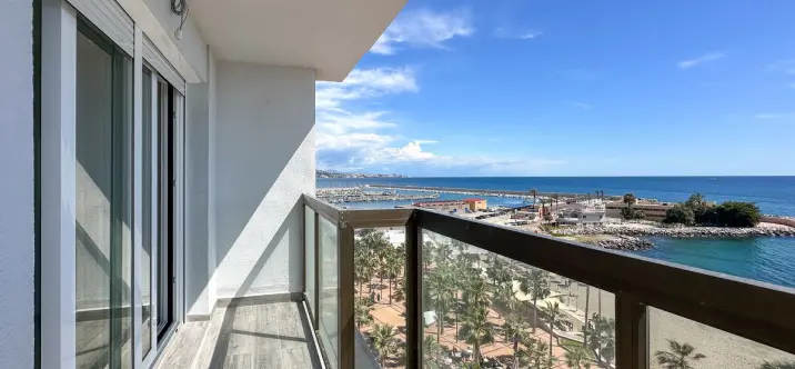 Продажа апартаментов на среднем этаже в Fuengirola 0