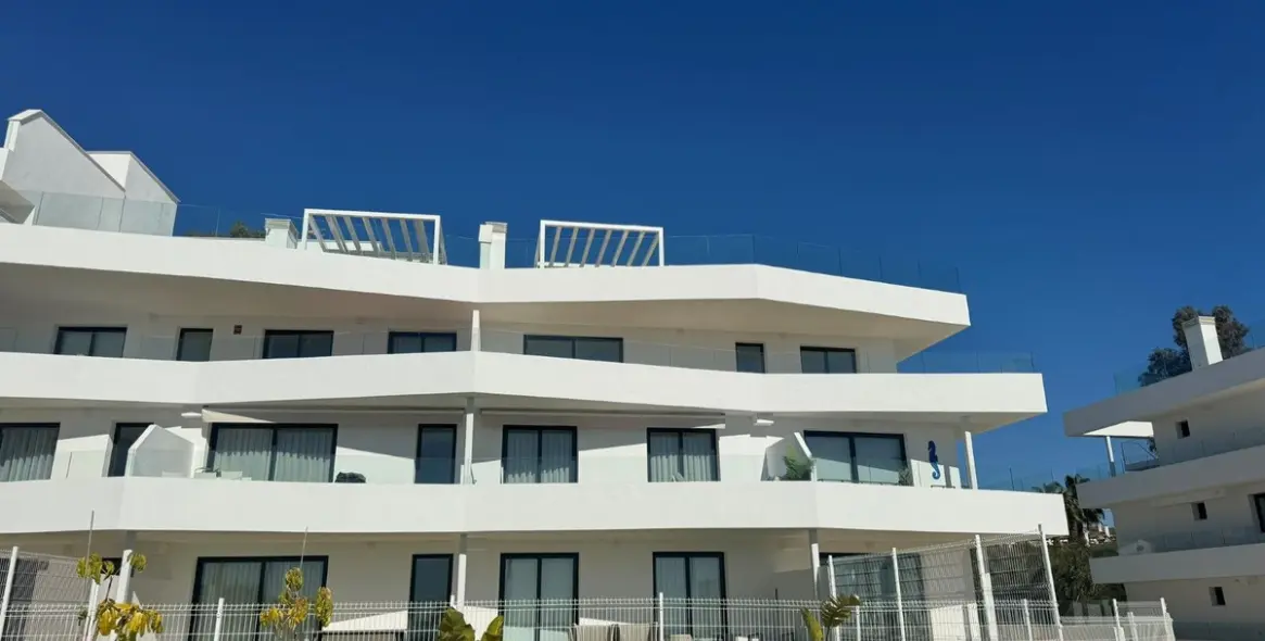 Продажа апартаментов на первом этаже в Estepona (район Estepona) 2