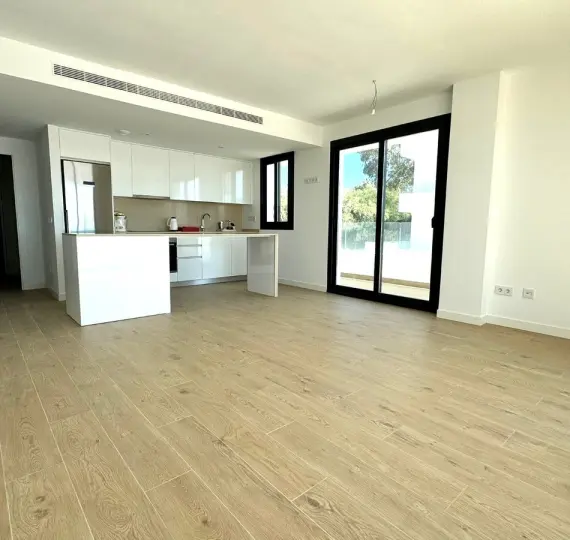 Апартаменты на первом этаже R4965163