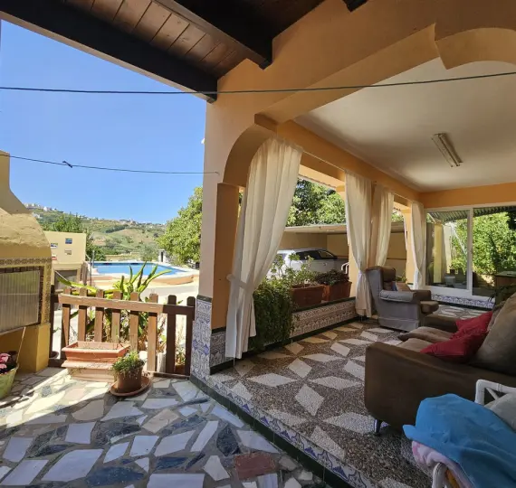 Продажа  отдельно стоящей виллы в Casares