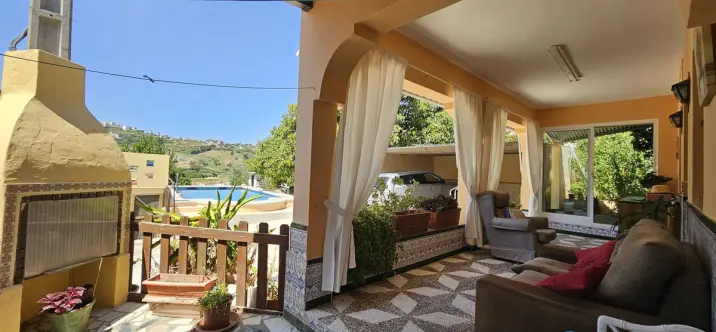 Продажа  отдельно стоящей виллы в Casares 4