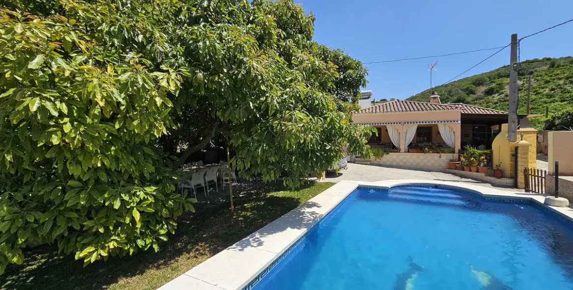 Venta de villa independiente en Casares 11