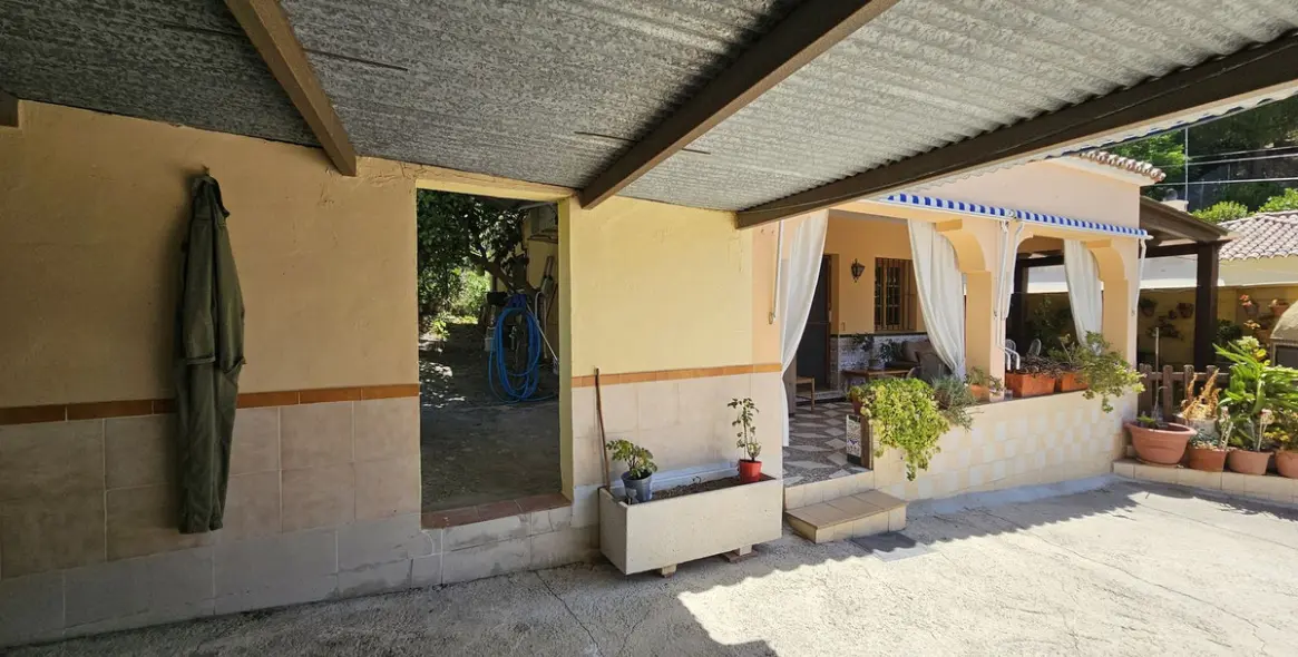 Sale of detached villa in Casares 23