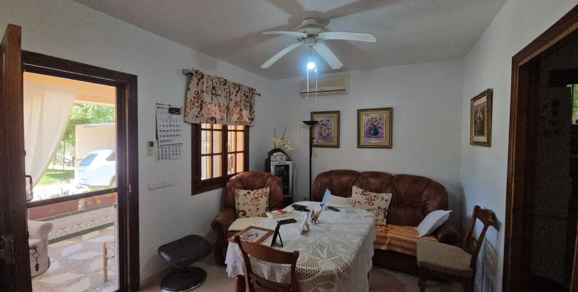 Sale of detached villa in Casares 36