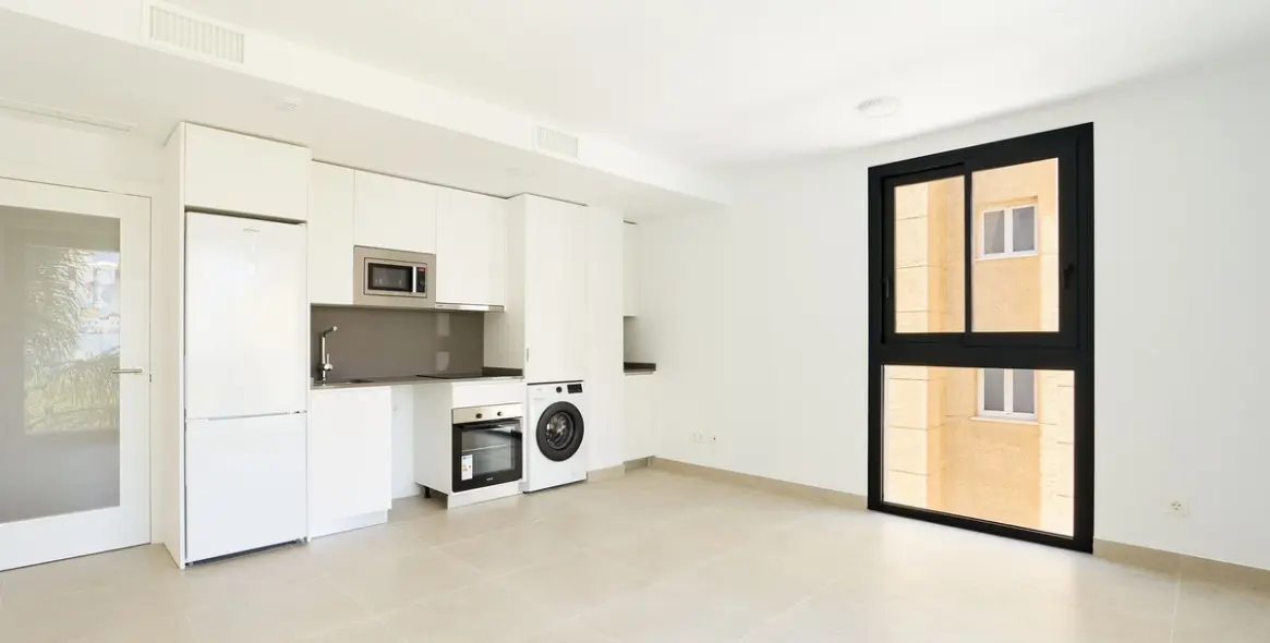 Sale of middle floor apartment in Estepona (district Estepona) 3