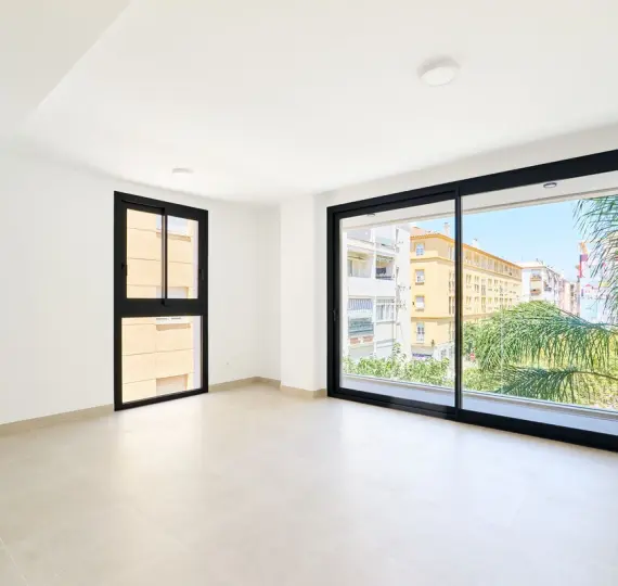 Middle floor apartment R5137840