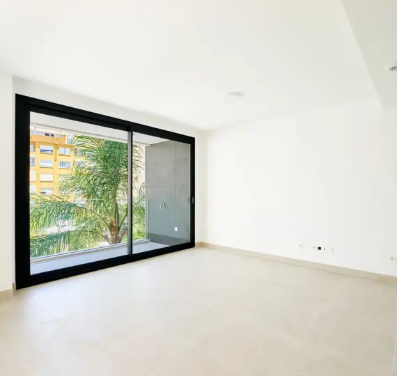 Middle floor apartment R5137840