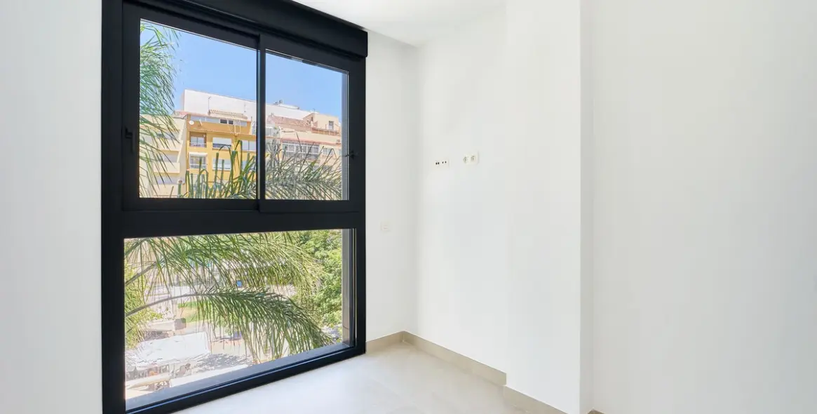 Sale of middle floor apartment in Estepona (district Estepona) 9