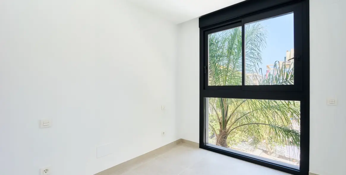 Sale of middle floor apartment in Estepona 8