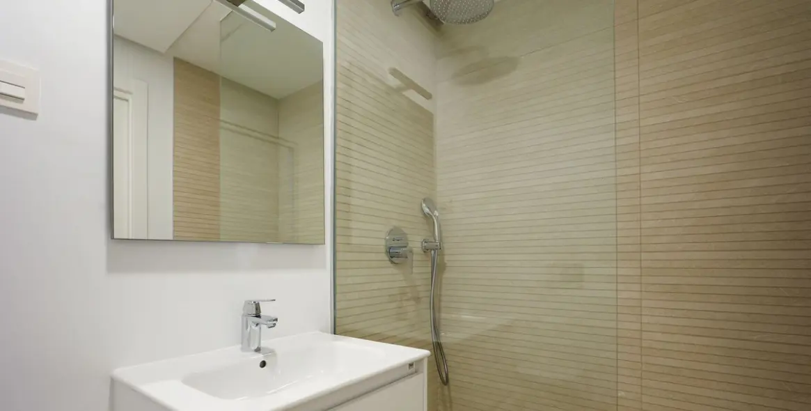 Sale of middle floor apartment in Estepona 13