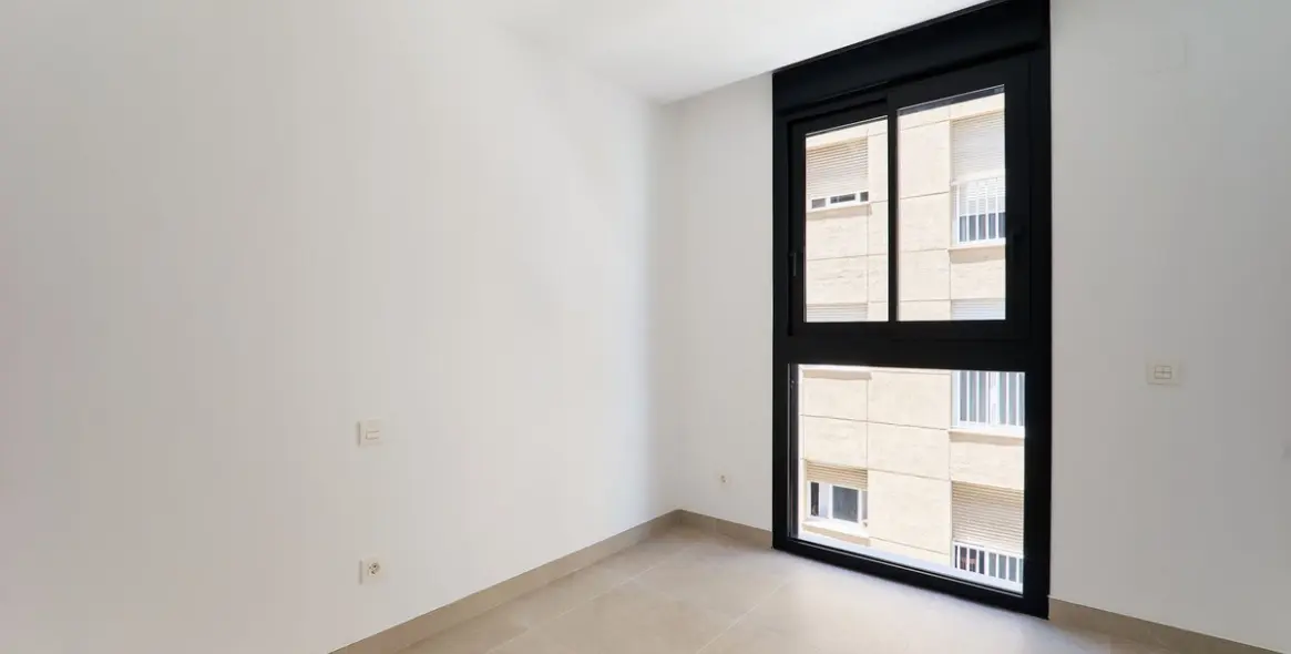 Sale of middle floor apartment in Estepona 15