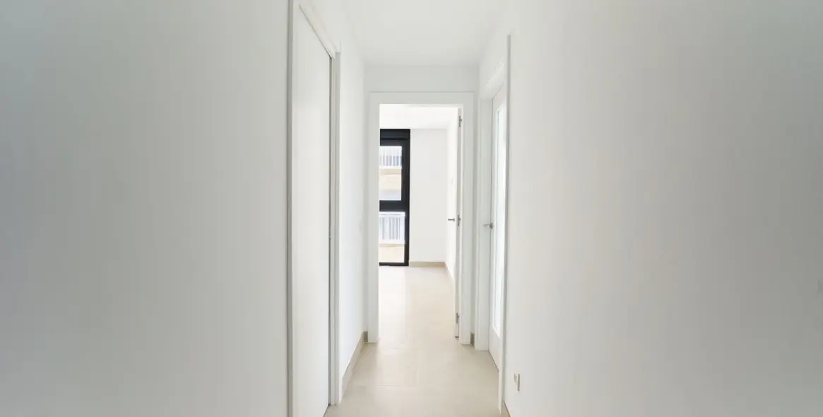 Sale of middle floor apartment in Estepona 18