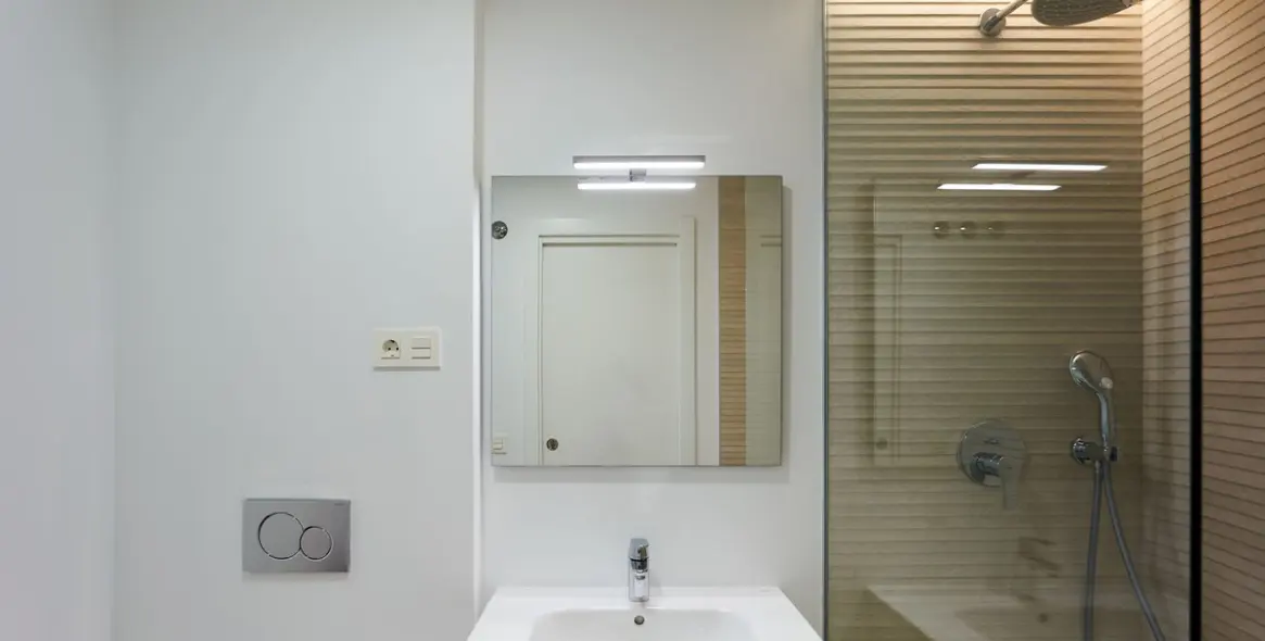 Sale of middle floor apartment in Estepona 20