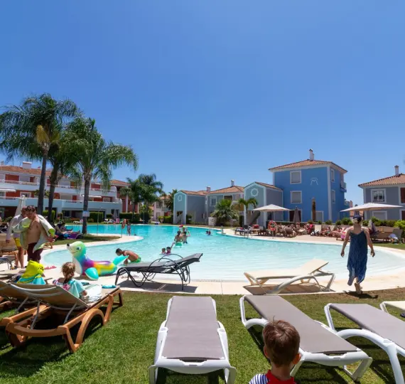 Sale of ground floor apartment in El Paraiso