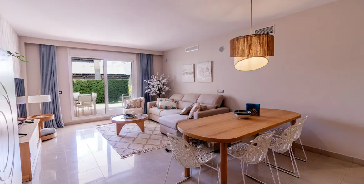 Sale of ground floor apartment in El Paraiso 5