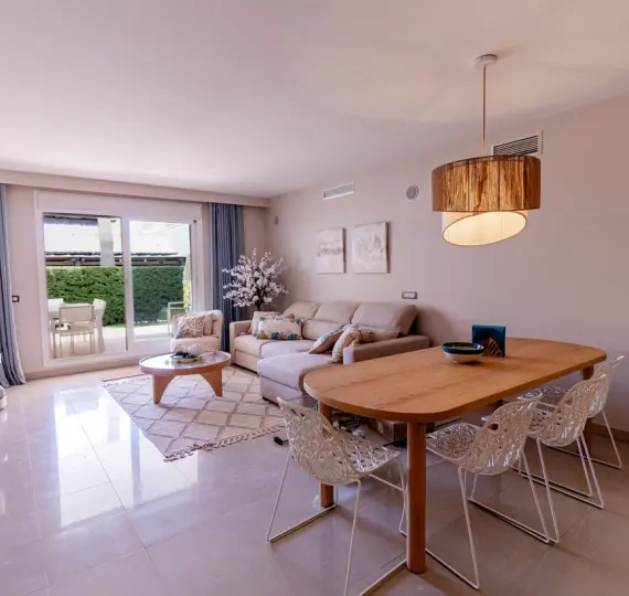 Sale of ground floor apartment in El Paraiso