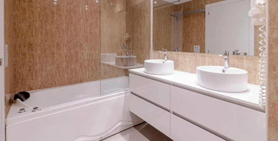 Sale of ground floor apartment in El Paraiso 13