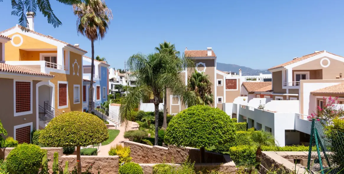 Продажа апартаментов на первом этаже в El Paraiso 26