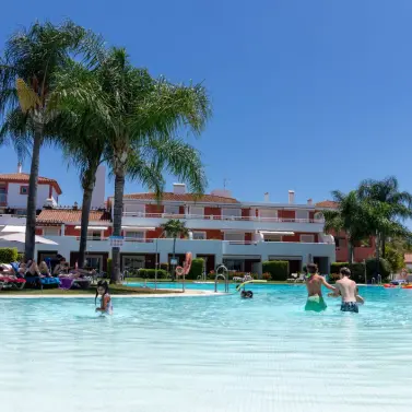 Продажа апартаментов на первом этаже в El Paraiso