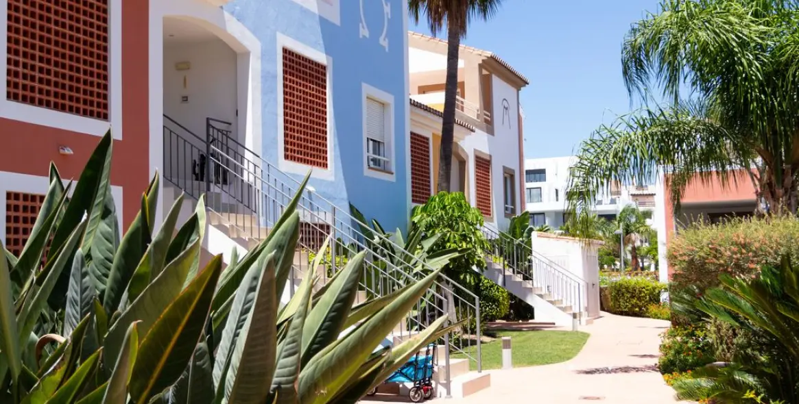 Продажа апартаментов на первом этаже в El Paraiso 28