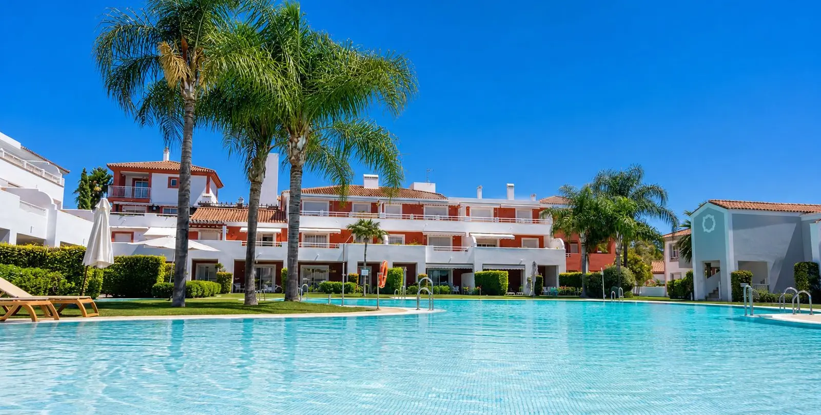 Venta de apartamento en planta baja en El Paraiso 1