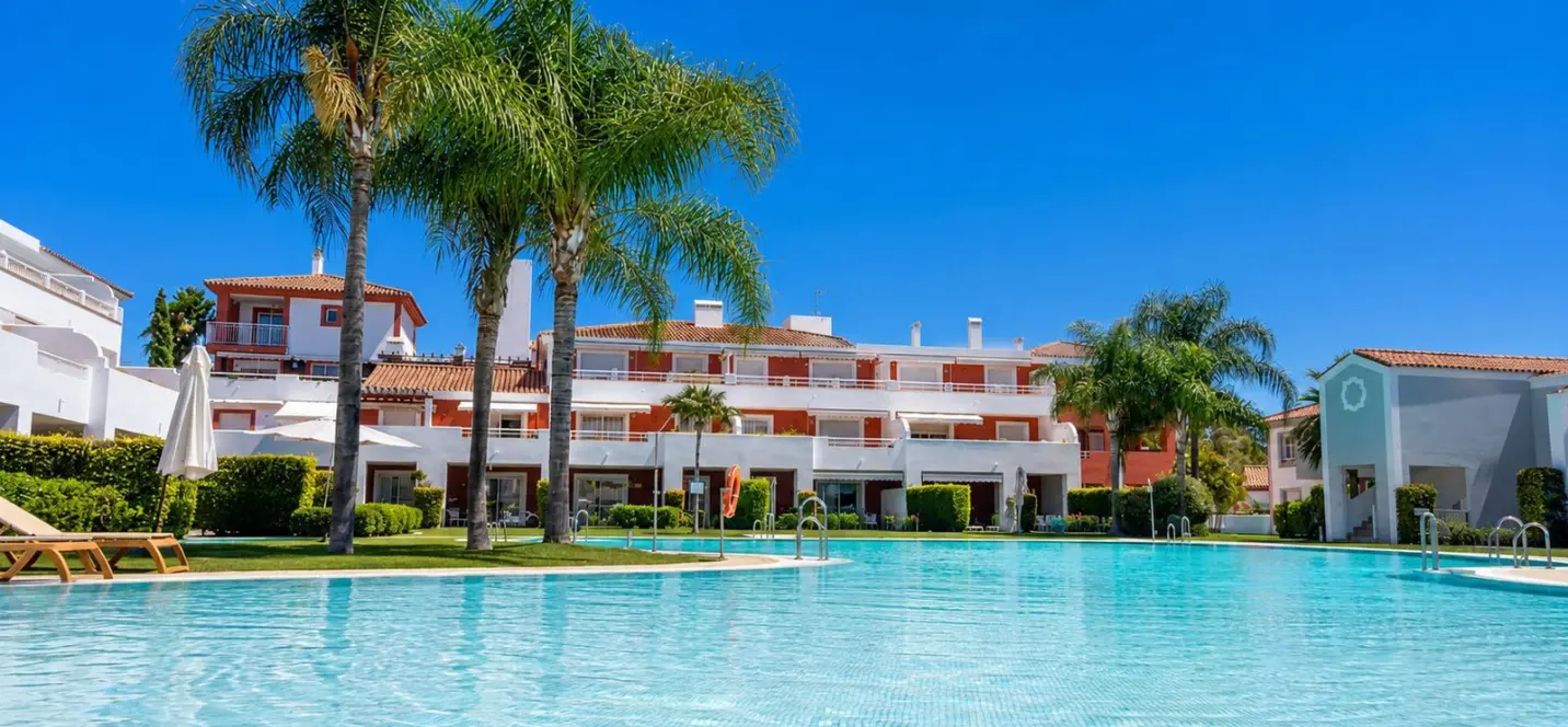 Sale of ground floor apartment in El Paraiso 0
