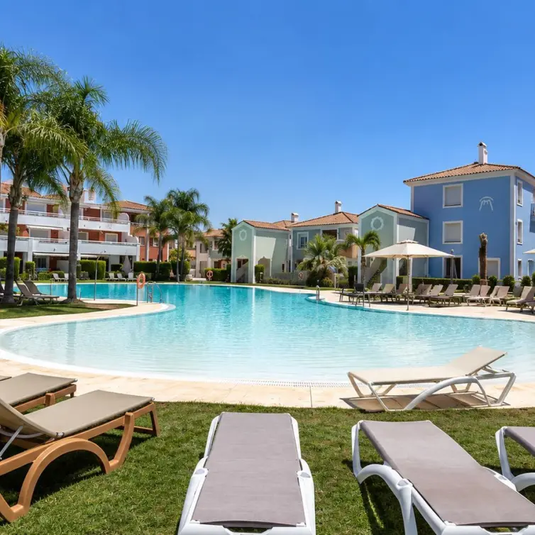Sale of ground floor apartment in El Paraiso