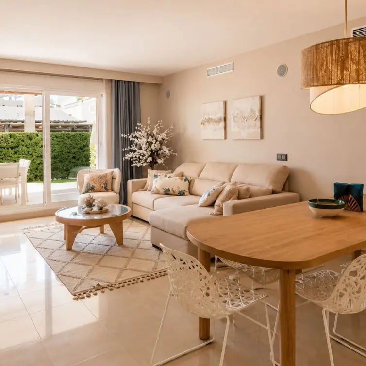 Sale of ground floor apartment in El Paraiso