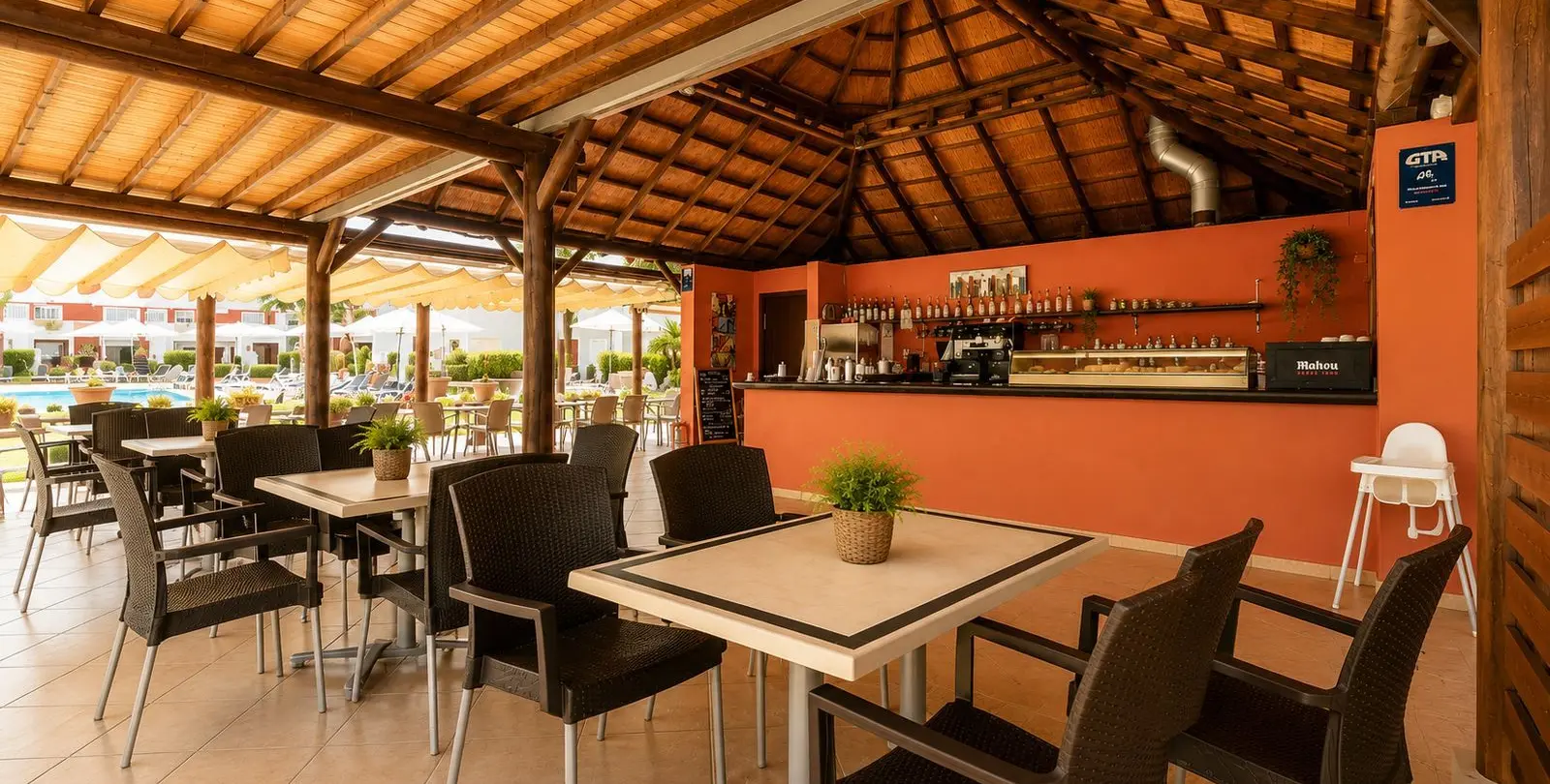Venta de apartamento en planta baja en El Paraiso 24