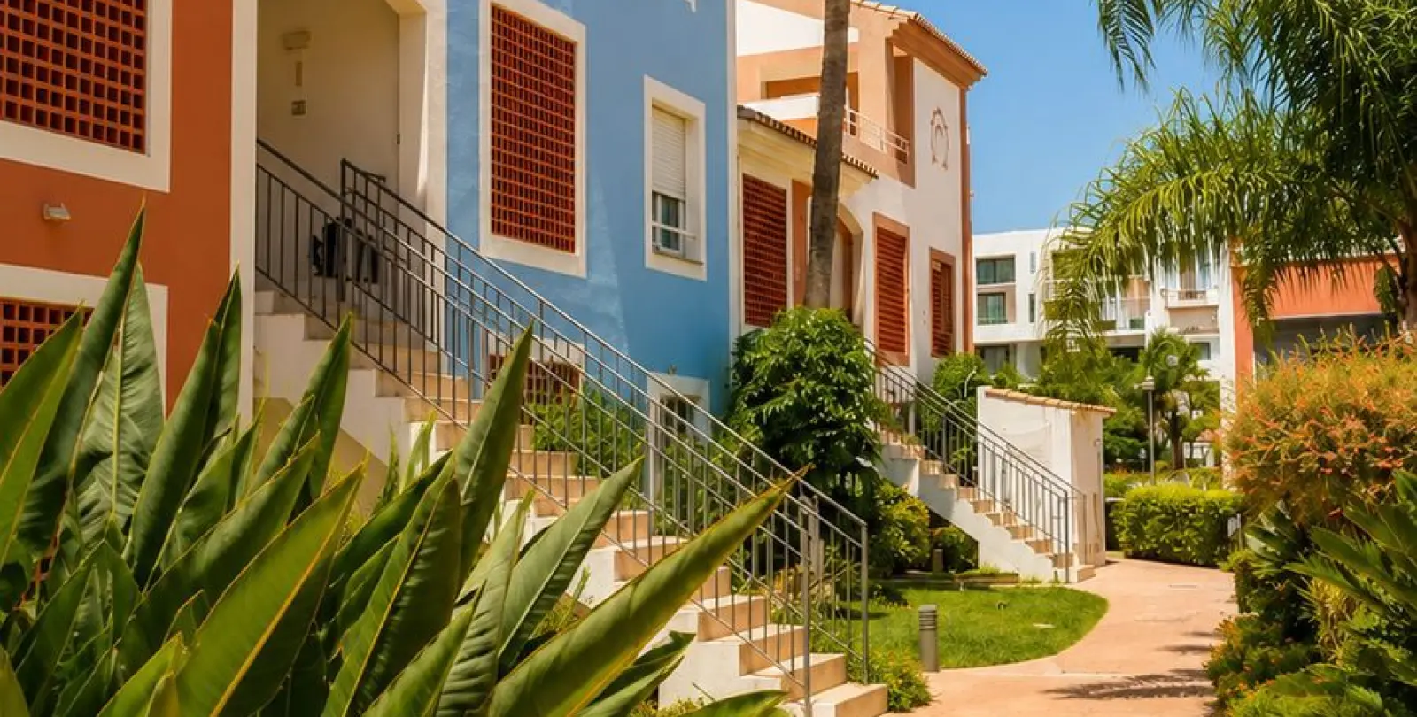 Venta de apartamento en planta baja en El Paraiso 27