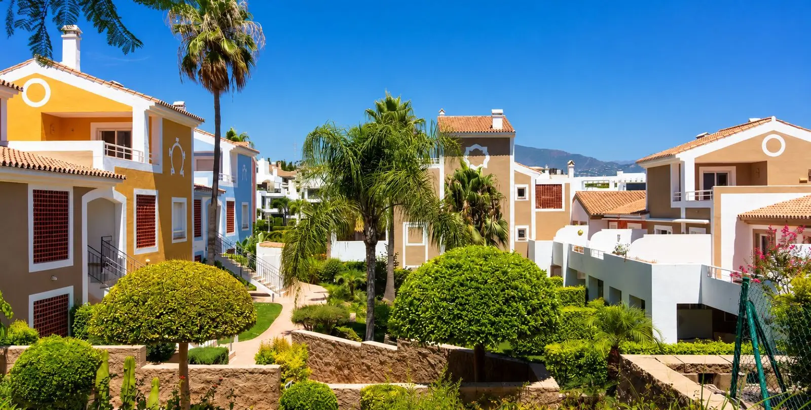 Venta de apartamento en planta baja en El Paraiso 29