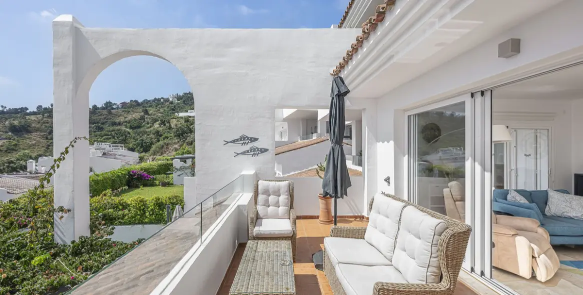 Продажа апартаментов на среднем этаже в La Mairena 2