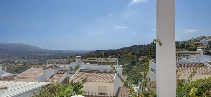 Продажа апартаментов на среднем этаже в La Mairena 4